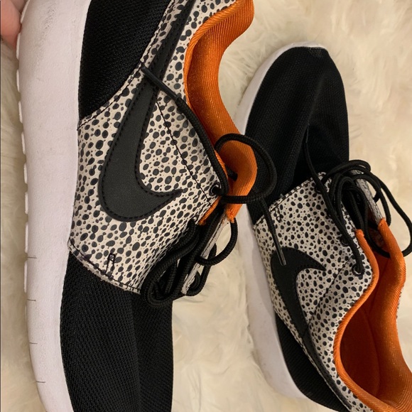 Nike Roshe One Premium shoes - Picture 3 of 3